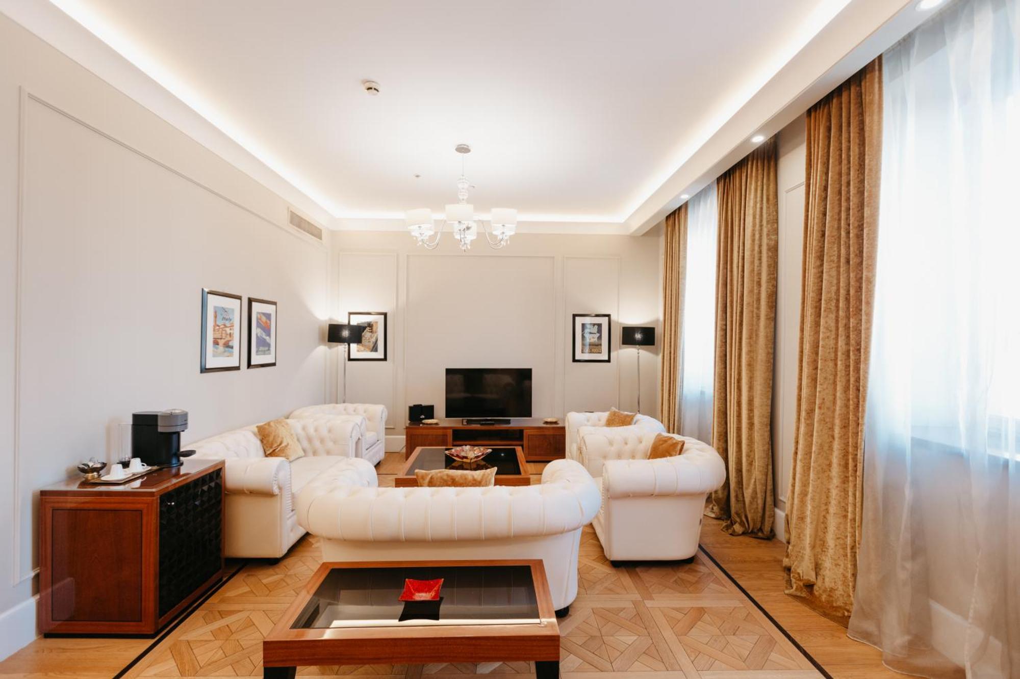 Grand Hotel Yerevan - Small Luxury Hotels Of The World Dış mekan fotoğraf