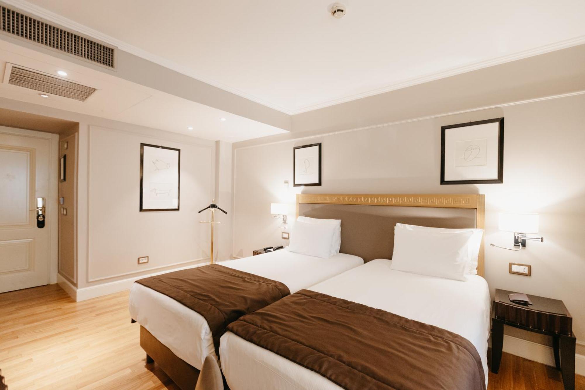 Grand Hotel Yerevan - Small Luxury Hotels Of The World Dış mekan fotoğraf