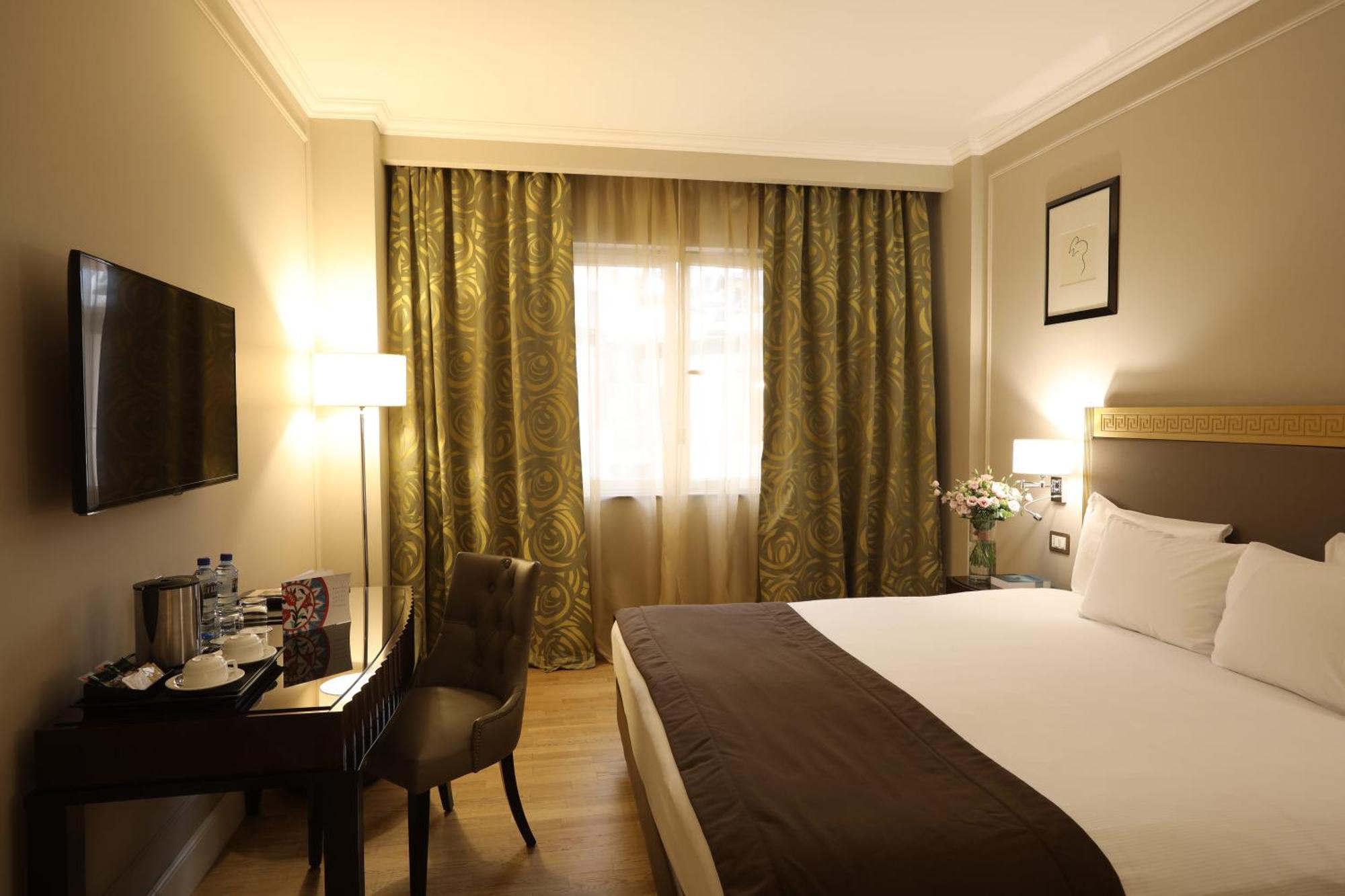 Grand Hotel Yerevan - Small Luxury Hotels Of The World Dış mekan fotoğraf