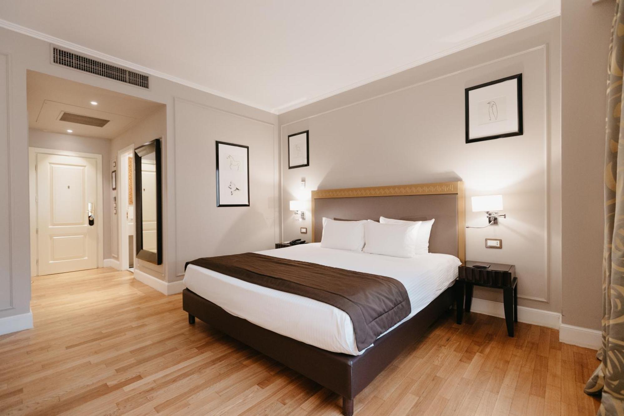 Grand Hotel Yerevan - Small Luxury Hotels Of The World Dış mekan fotoğraf