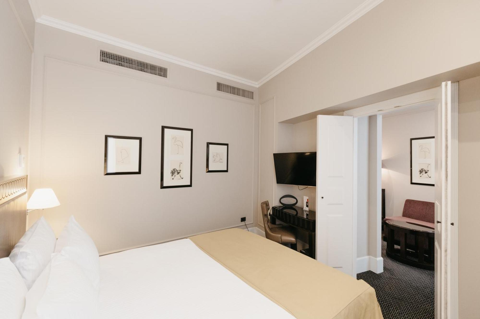 Grand Hotel Yerevan - Small Luxury Hotels Of The World Dış mekan fotoğraf