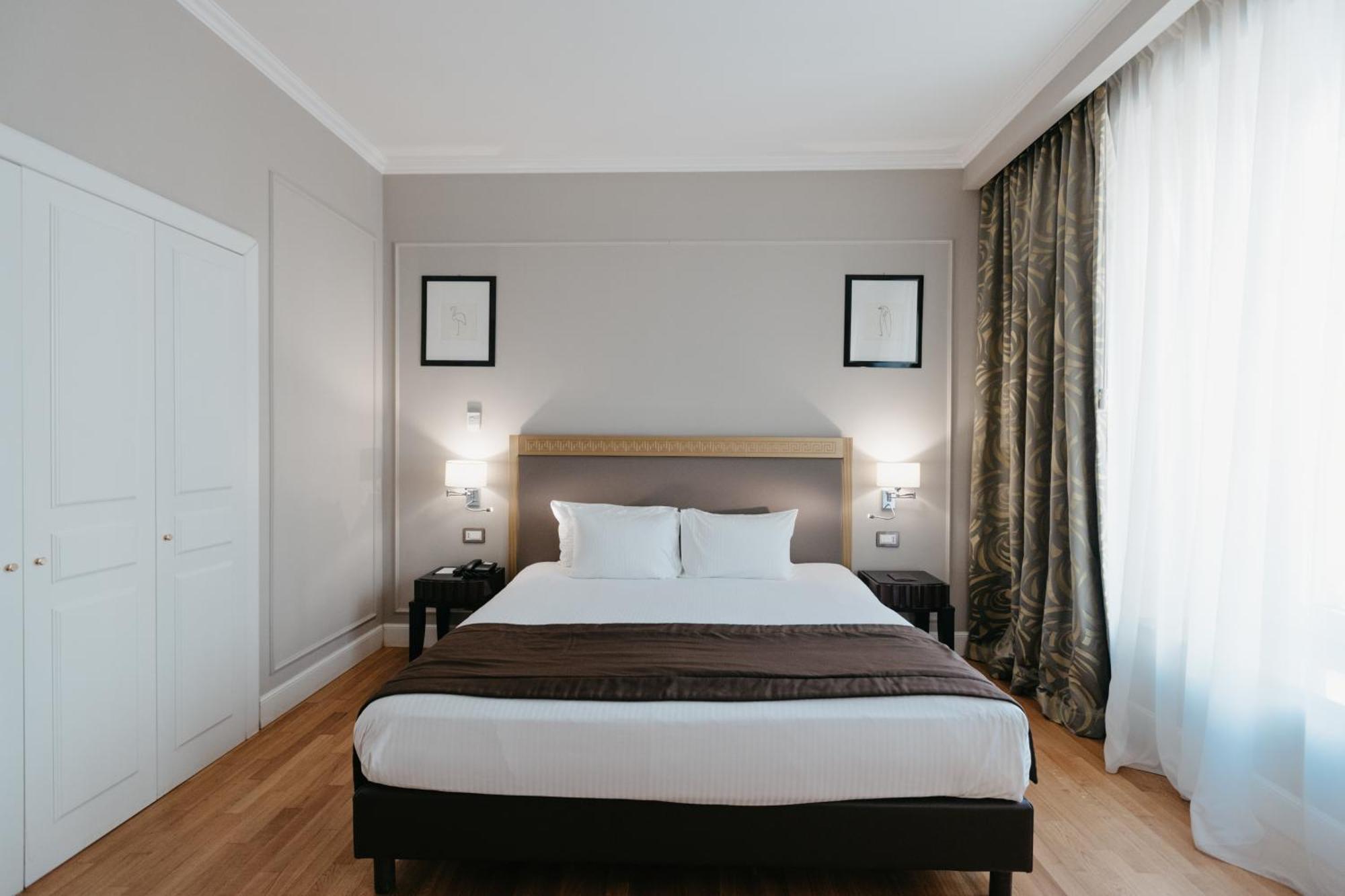 Grand Hotel Yerevan - Small Luxury Hotels Of The World Dış mekan fotoğraf
